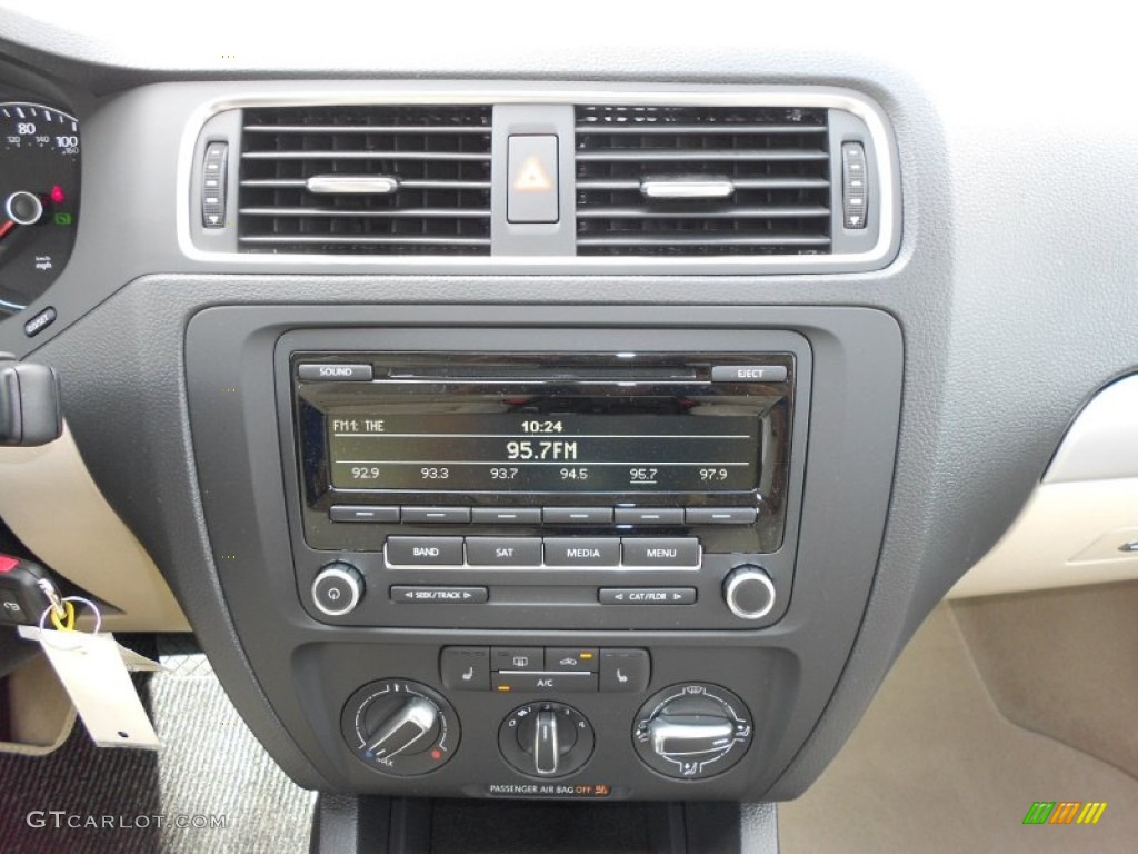 2013 Volkswagen Jetta SE Sedan Controls Photo #68553136
