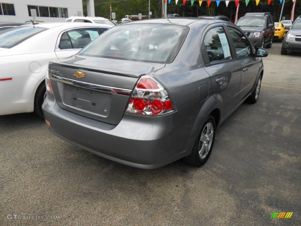 2010 Aveo LS Sedan - Medium Gray / Charcoal photo #4