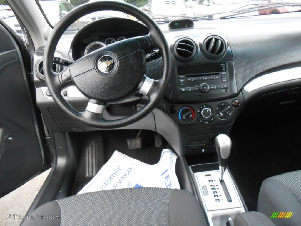 2010 Aveo LS Sedan - Medium Gray / Charcoal photo #7