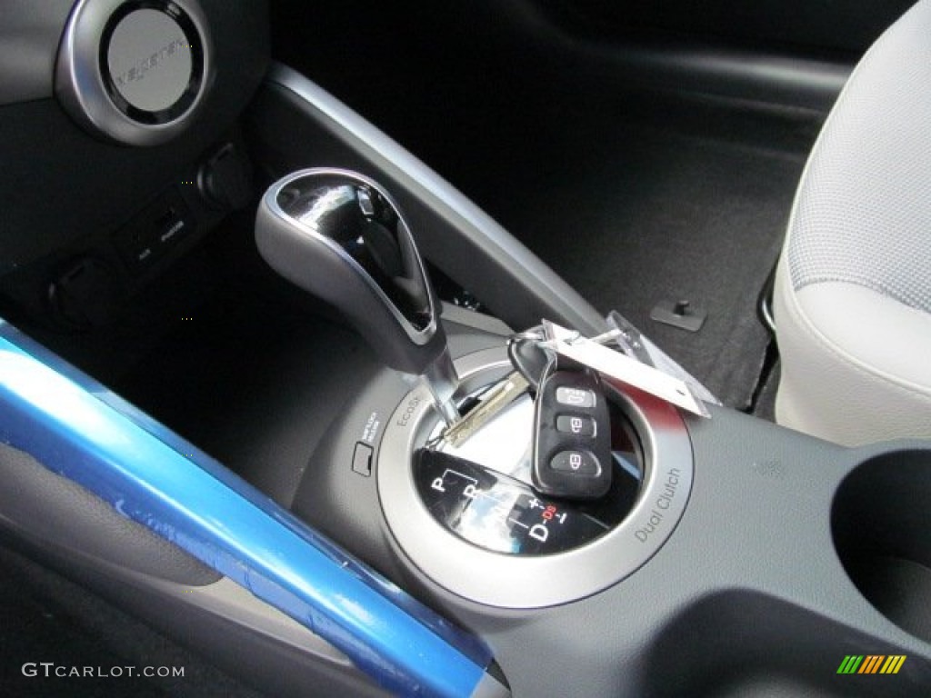 2013 Hyundai Veloster Standard Veloster Model 6 Speed EcoShift Dual Clutch Automatic Transmission Photo #68567044
