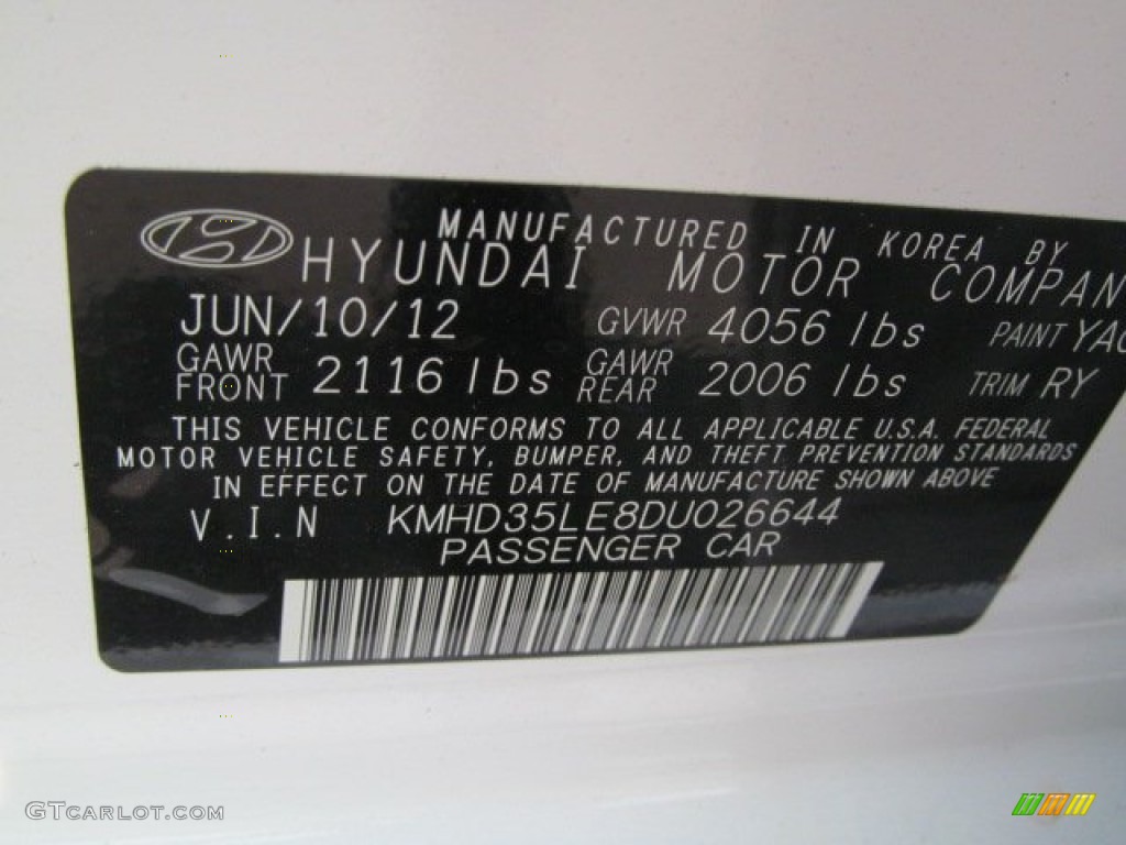 2013 Elantra GT - Monaco White / Black photo #10