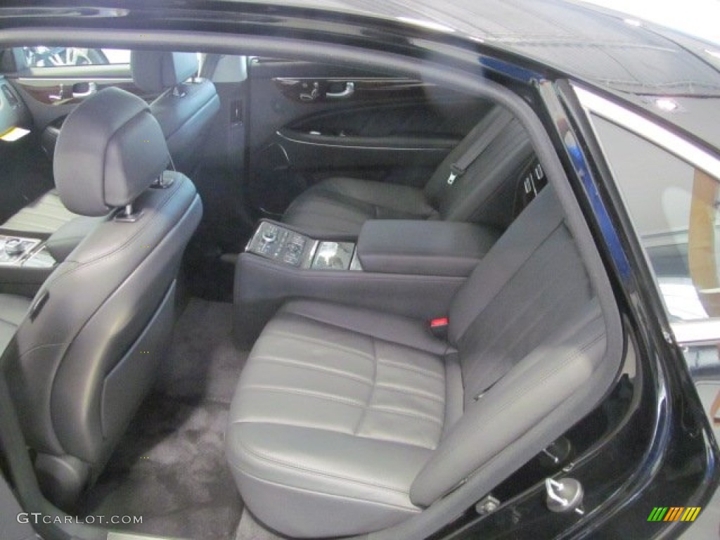 2013 Hyundai Equus Ultimate Rear Seat Photos