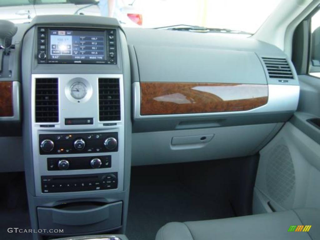 2008 Town & Country Touring Signature Series - Modern Blue Pearlcoat / Medium Slate Gray/Light Shale photo #16