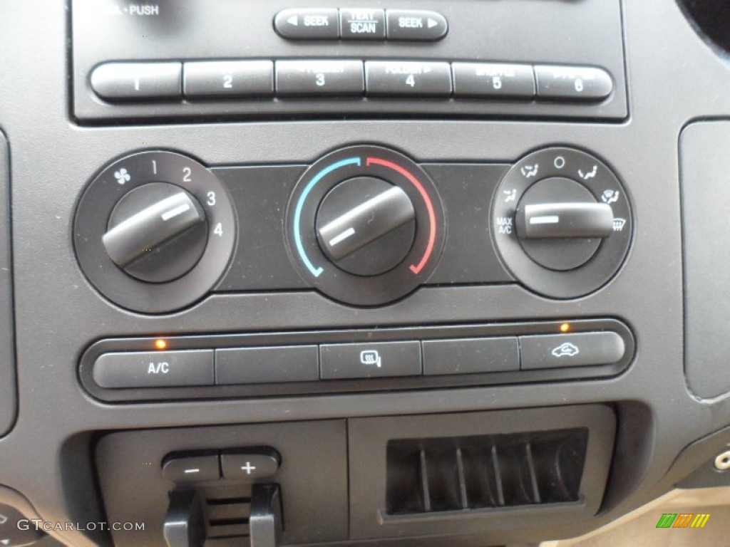 2010 Ford F250 Super Duty XLT Crew Cab Controls Photo #68569975