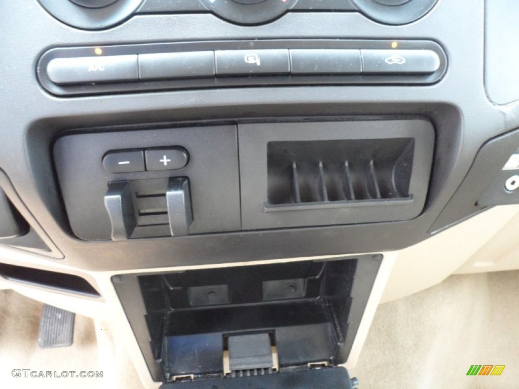 2010 Ford F250 Super Duty XLT Crew Cab Controls Photo #68569984