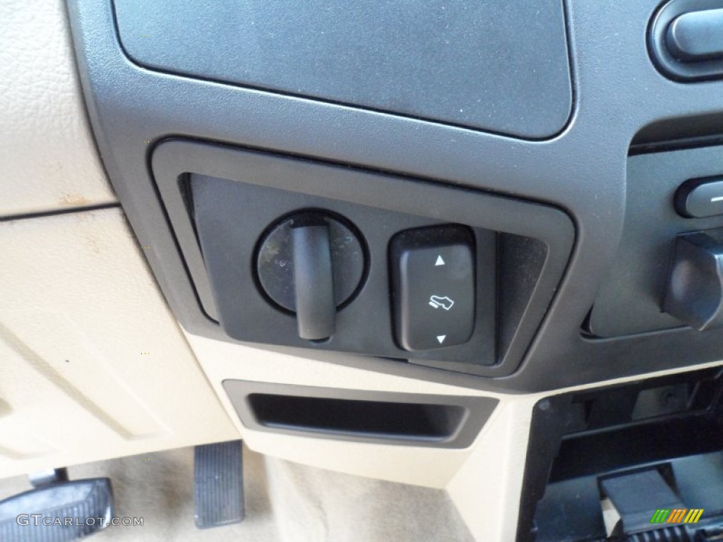 2010 Ford F250 Super Duty XLT Crew Cab Controls Photo #68569990