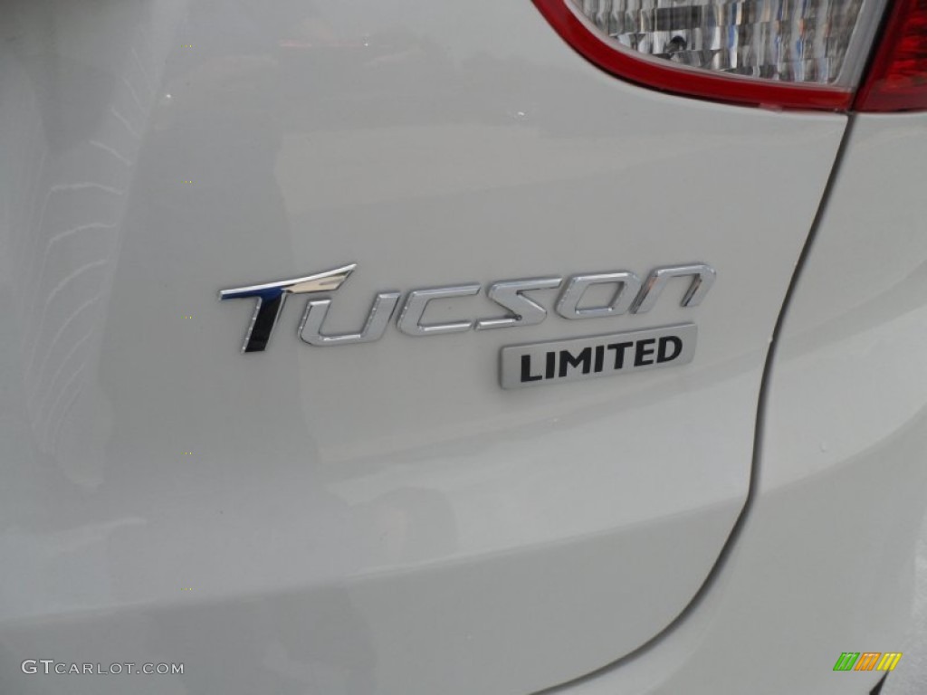 2013 Hyundai Tucson Limited Marks and Logos Photo #68570461