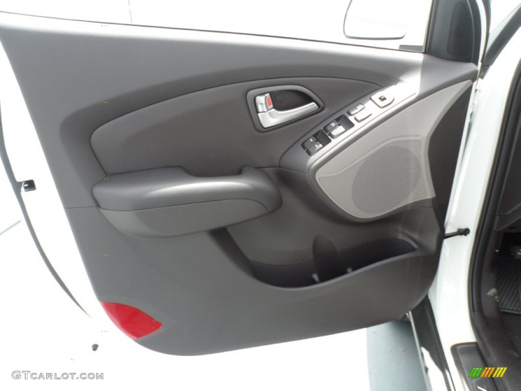 2013 Hyundai Tucson Limited Taupe Door Panel Photo #68570497