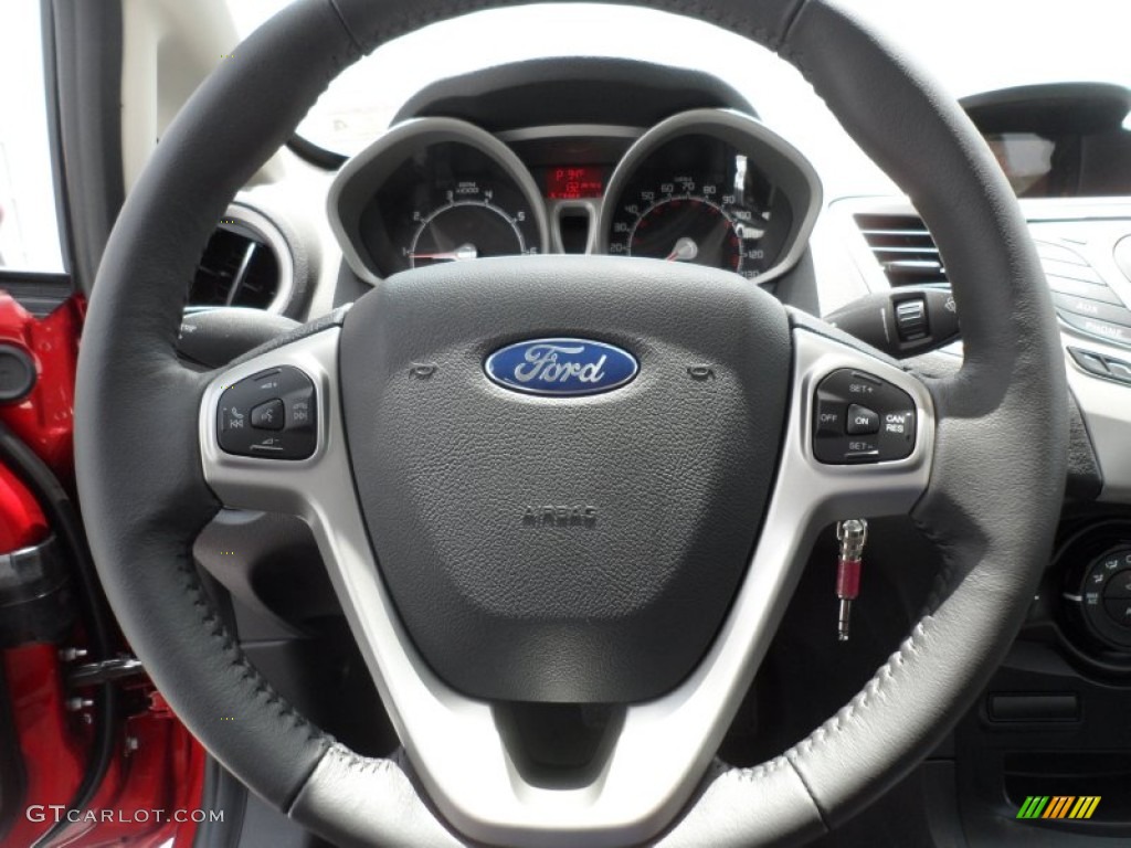 2013 Fiesta SE Sedan - Ruby Red / Charcoal Black photo #31