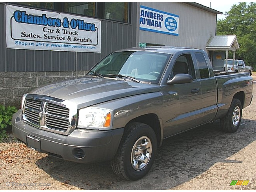 2005 Dakota ST Club Cab 4x4 - Mineral Gray Metallic / Medium Slate Gray photo #1