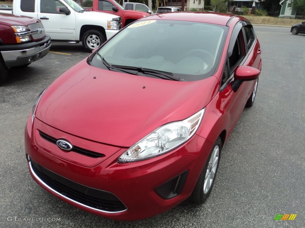2011 Fiesta SE Hatchback - Red Candy Metallic / Charcoal Black/Blue Cloth photo #2