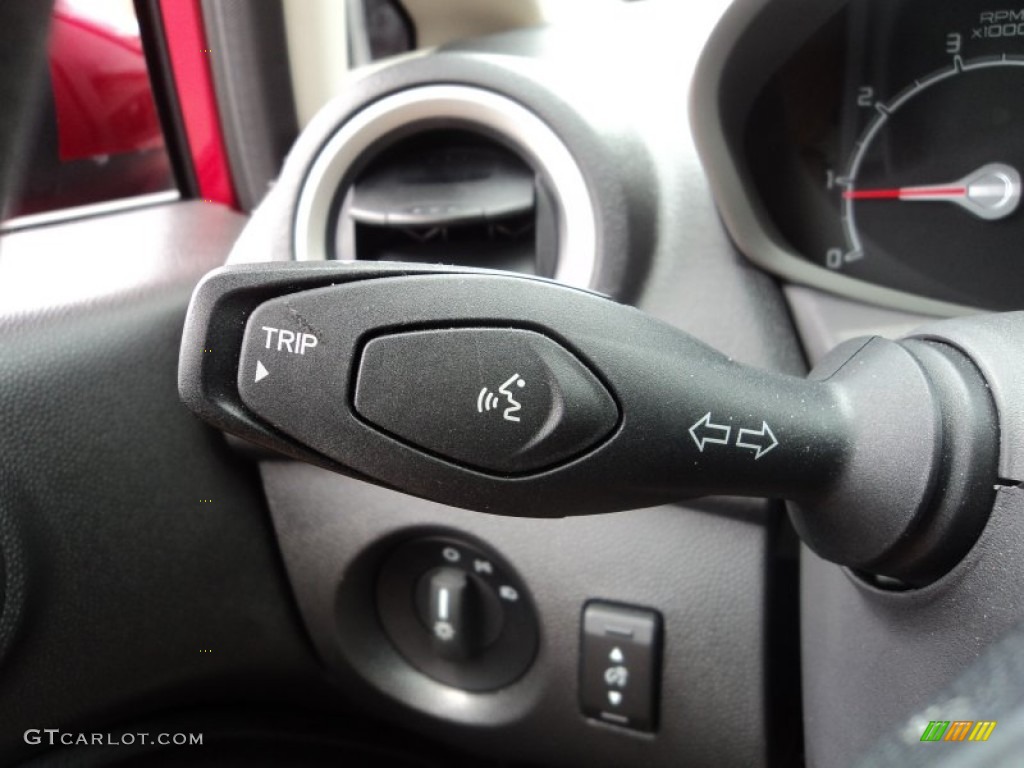 2011 Fiesta SE Hatchback - Red Candy Metallic / Charcoal Black/Blue Cloth photo #20