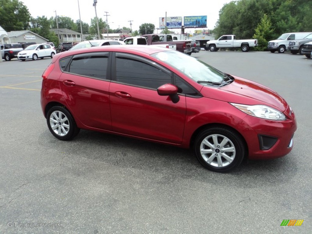 2011 Fiesta SE Hatchback - Red Candy Metallic / Charcoal Black/Blue Cloth photo #28