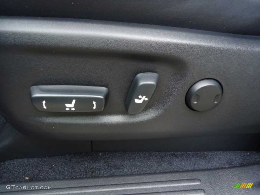 2013 Lexus GX 460 Controls Photo #68577511
