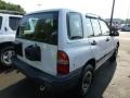 White - Tracker 4WD Hard Top Photo No. 2