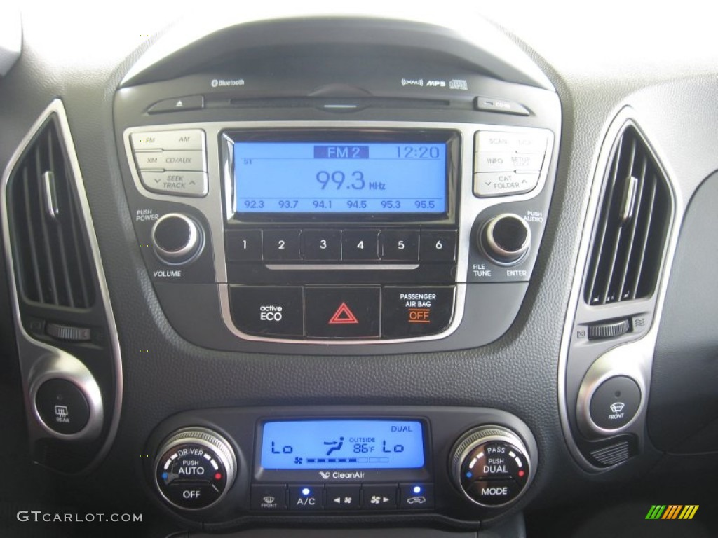 2012 Hyundai Tucson Limited AWD Controls Photo #68580686