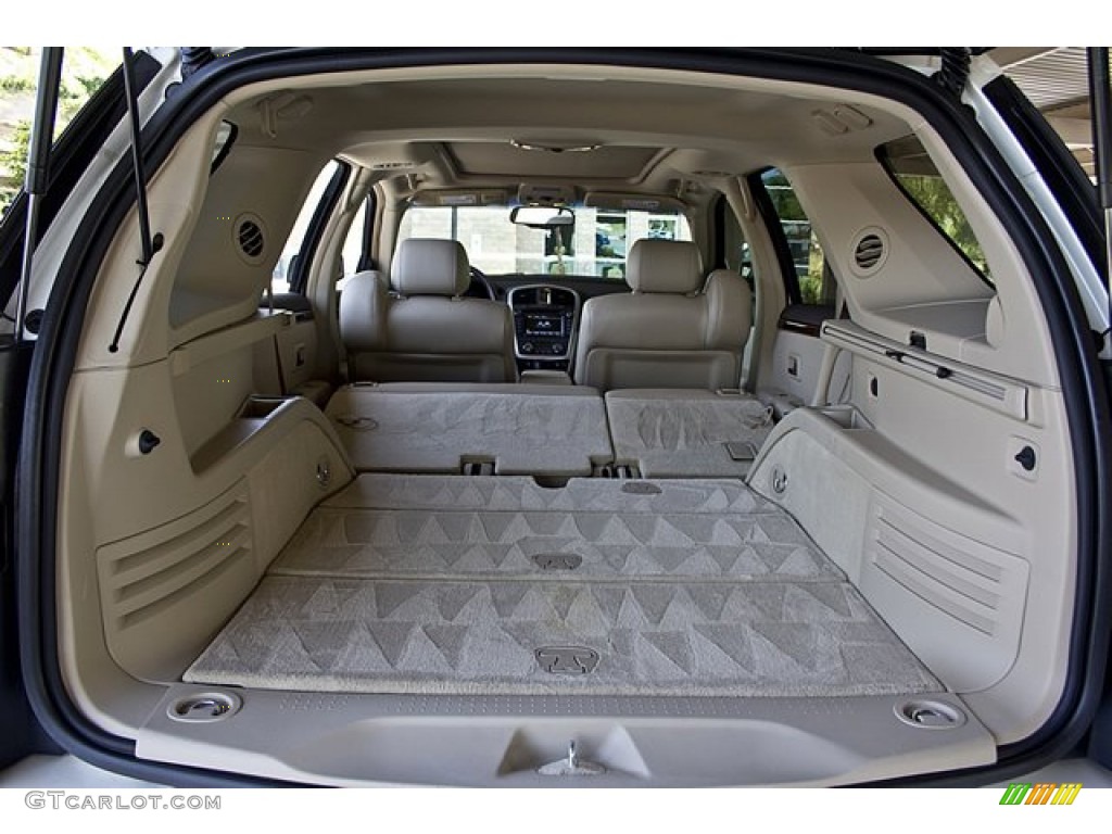 2007 Cadillac SRX 4 V8 AWD Trunk Photos