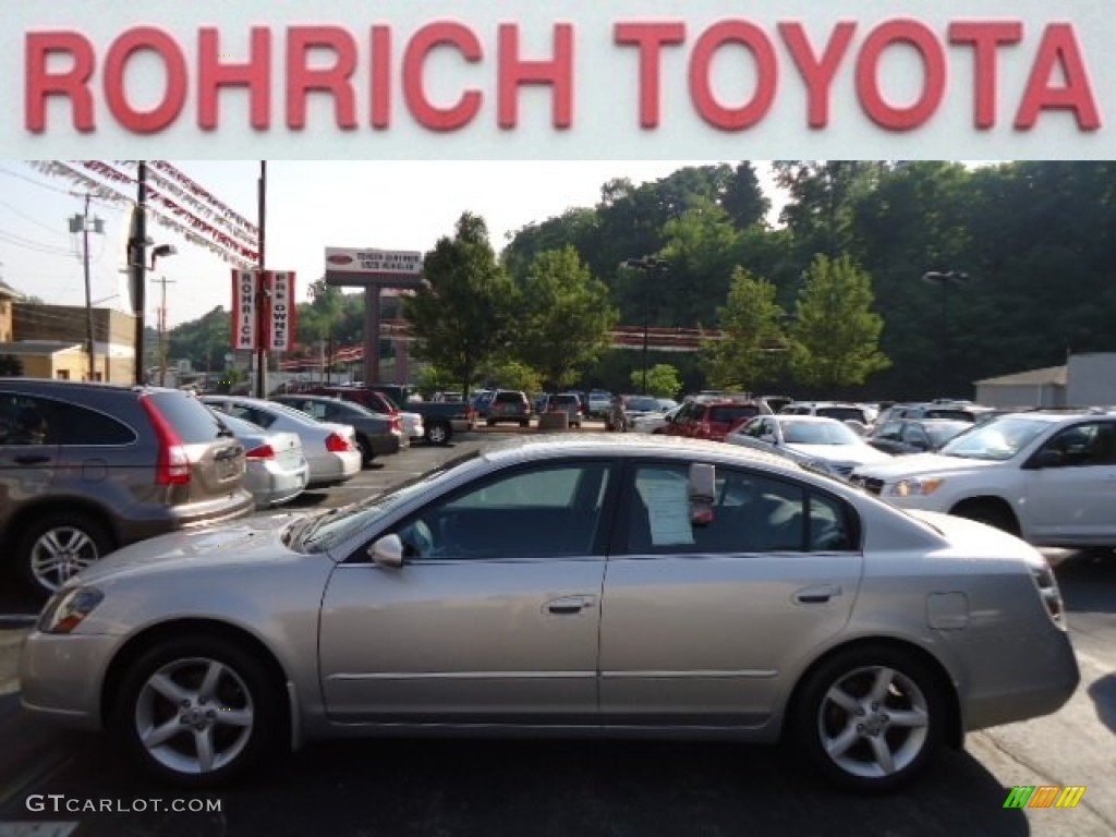 Sheer Silver Metallic Nissan Altima