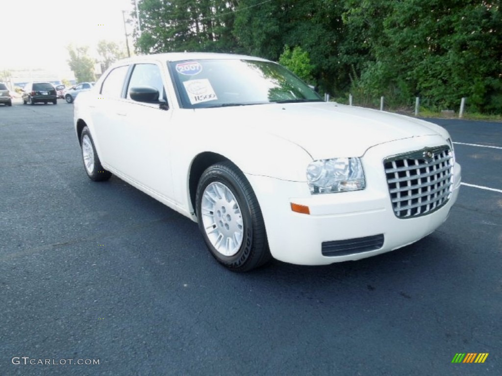 Stone White Chrysler 300