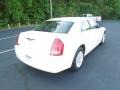 2007 Stone White Chrysler 300   photo #5