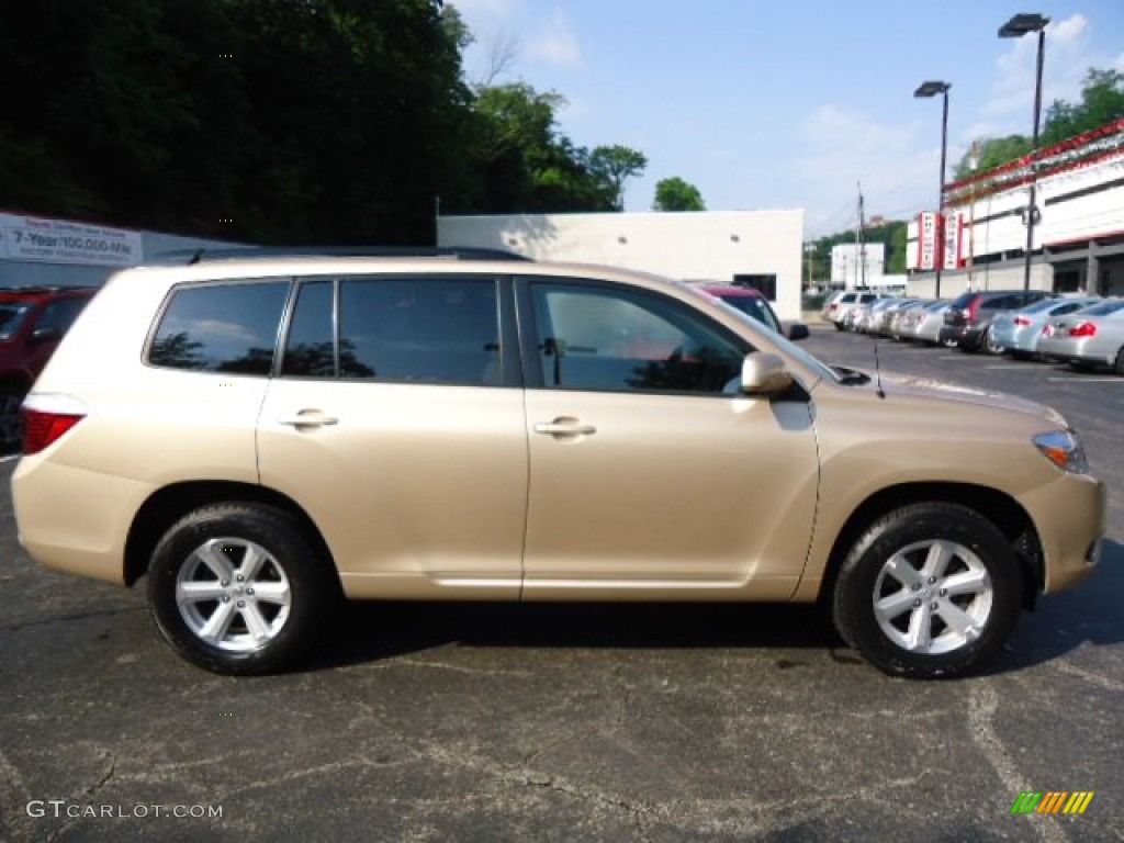Sandy Beach Metallic 2010 Toyota Highlander V6 4WD Exterior Photo #68582204