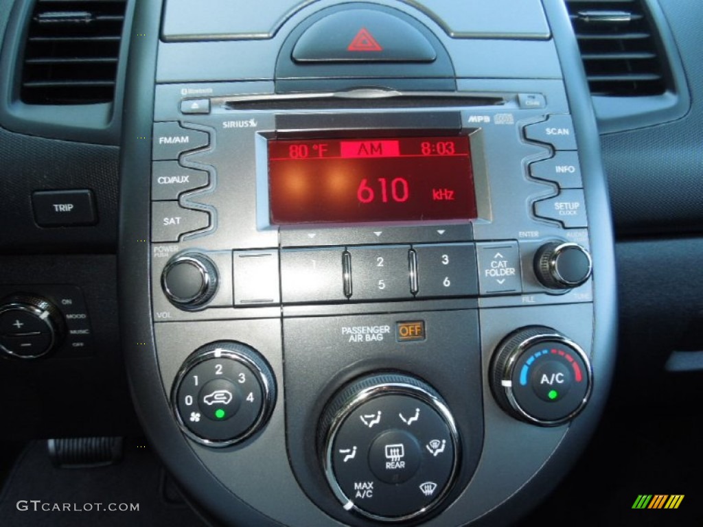 2010 Kia Soul + Controls Photo #68582645