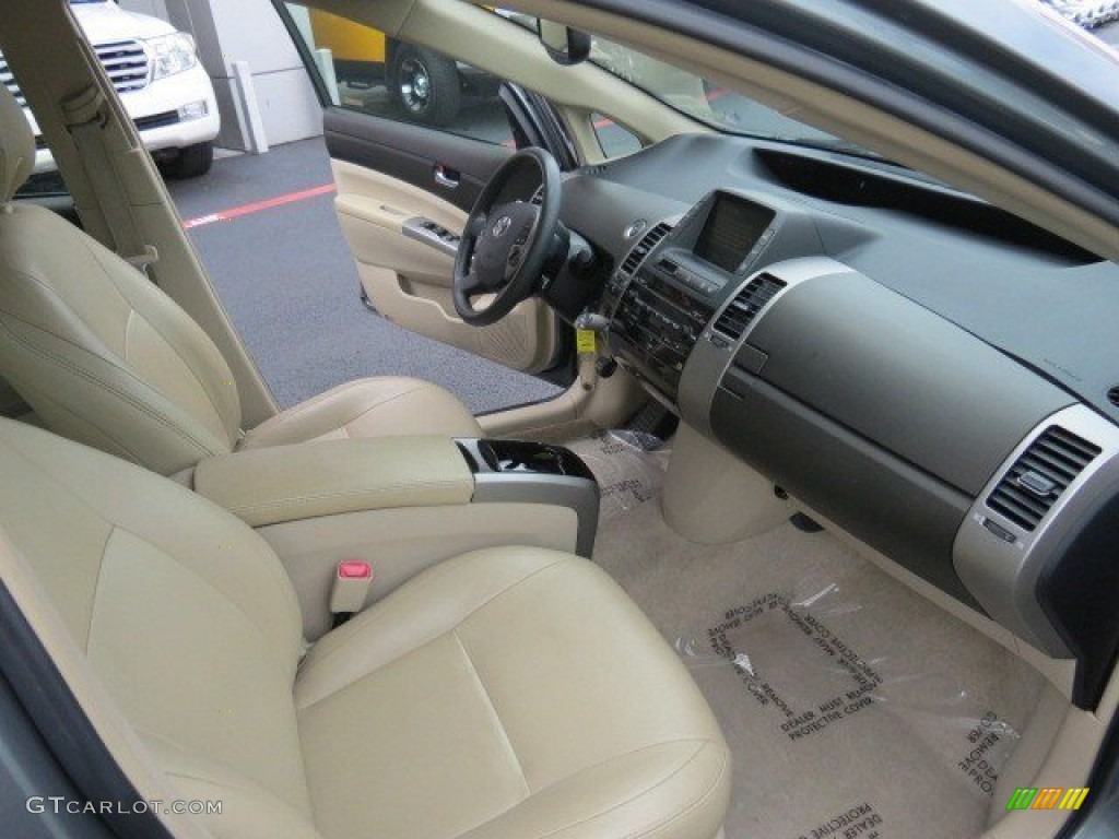 2005 Toyota Prius Hybrid Ivory/Brown Dashboard Photo #68582668