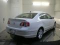 Candy White - Passat Komfort Sedan Photo No. 5