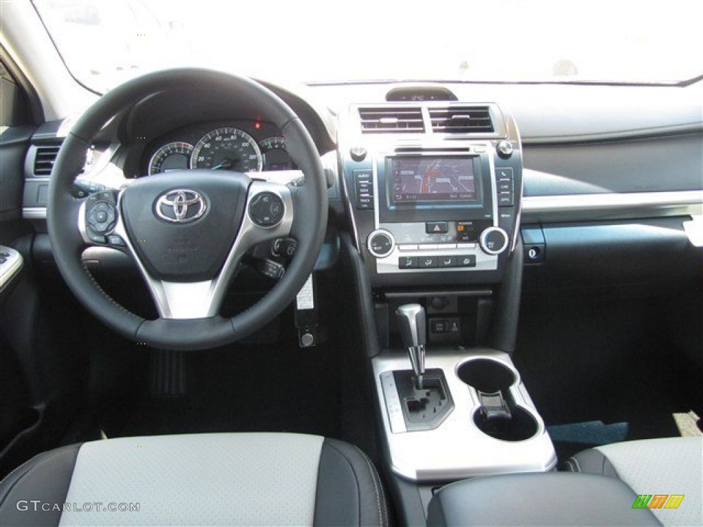 2012 Toyota Camry SE Black/Ash Dashboard Photo #68583257