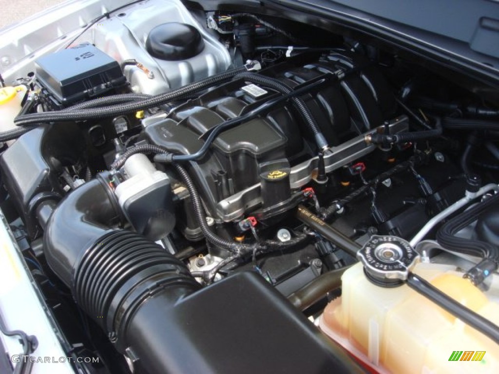 2010 Dodge Challenger R/T 5.7 Liter HEMI OHV 16-Valve MDS VVT V8 Engine Photo #68584196