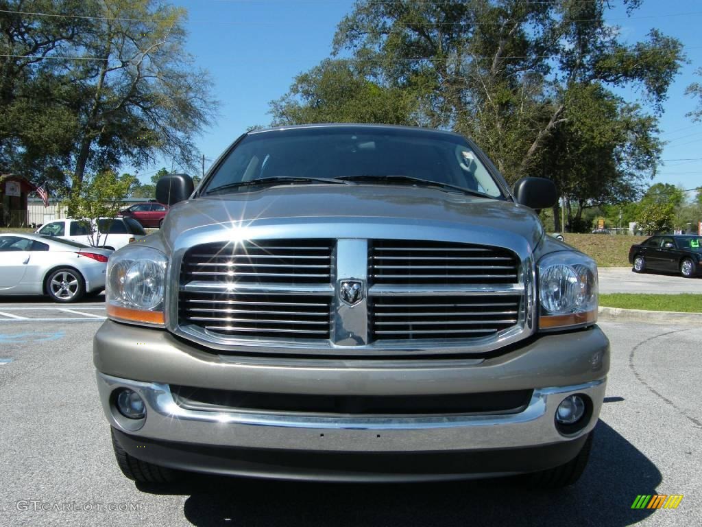 2006 Ram 1500 SLT Quad Cab - Light Khaki Metallic / Khaki Beige photo #8