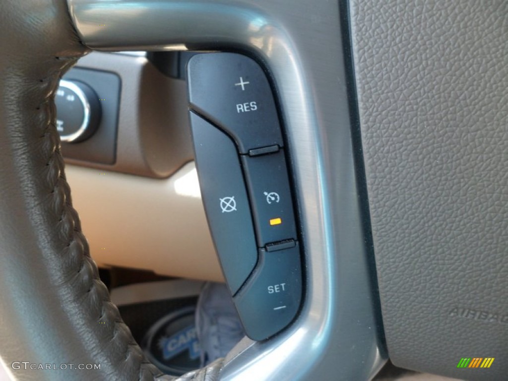 2009 Chevrolet Avalanche LS 4x4 Controls Photo #68585333
