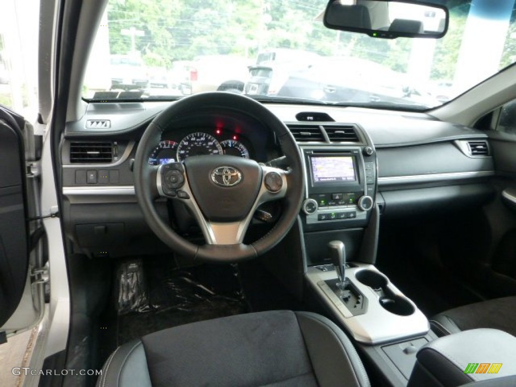 2012 Toyota Camry SE V6 Black Dashboard Photo #68586191