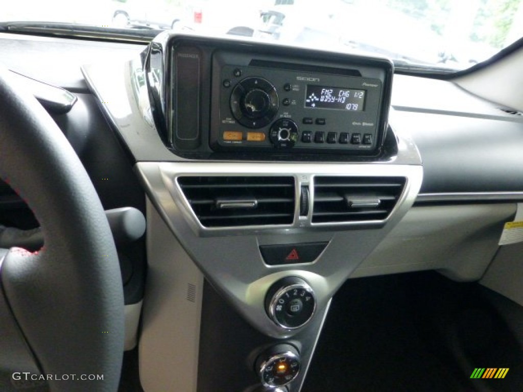 2012 Scion iQ Standard iQ Model Controls Photo #68586347