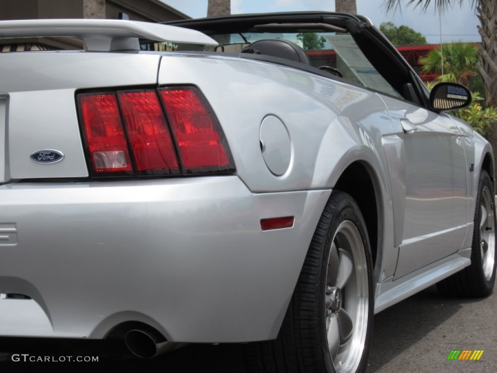 2003 Mustang GT Convertible - Silver Metallic / Dark Charcoal photo #29