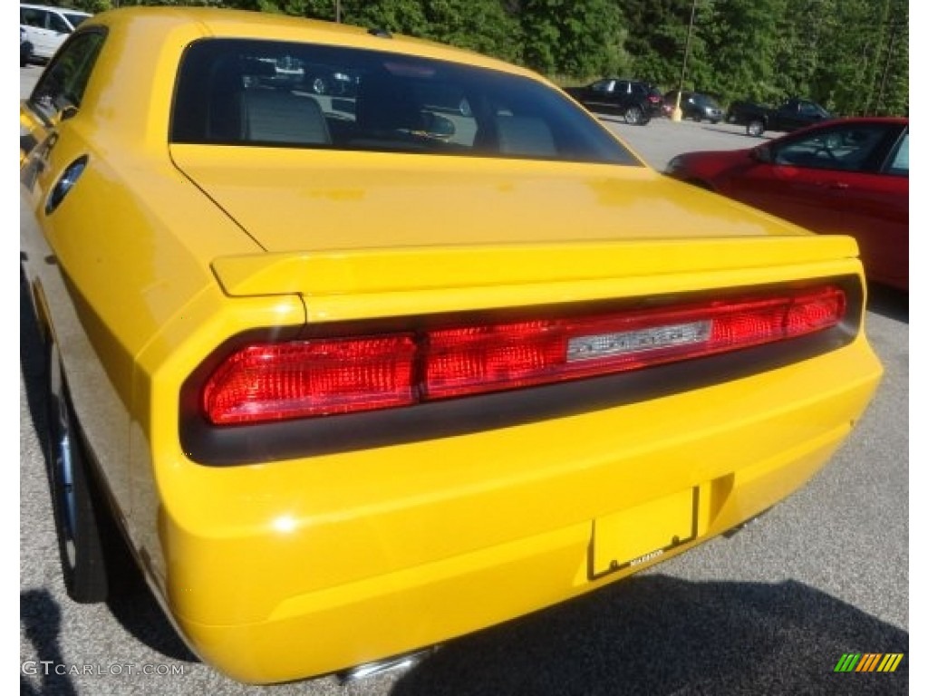 2012 Challenger R/T Classic - Stinger Yellow / Dark Slate Gray photo #3