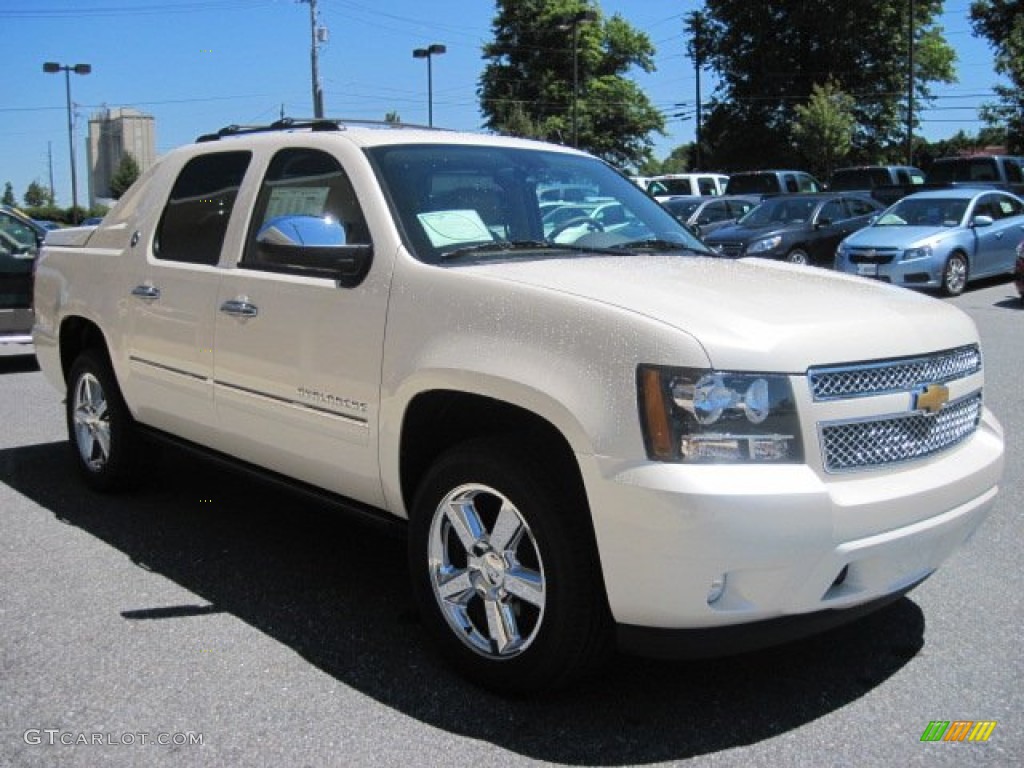 White Diamond Tricoat 2013 Chevrolet Avalanche LTZ 4x4 Black Diamond Edition Exterior Photo #68589008