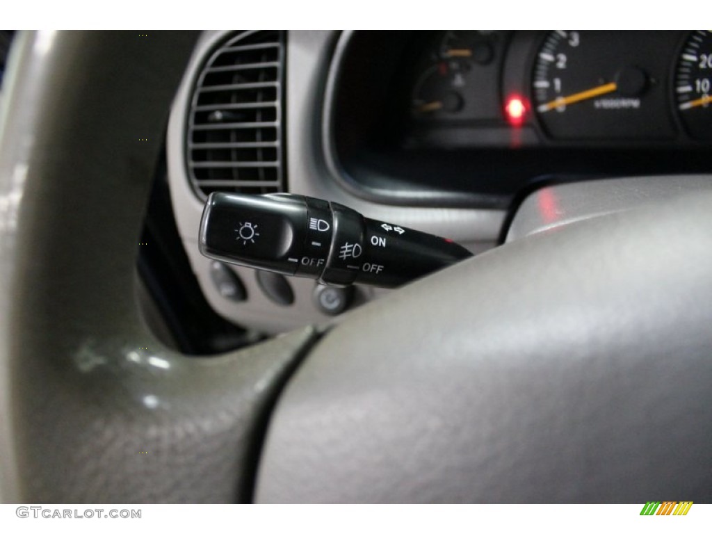2003 Toyota Tundra SR5 Access Cab 4x4 Controls Photo #68589572