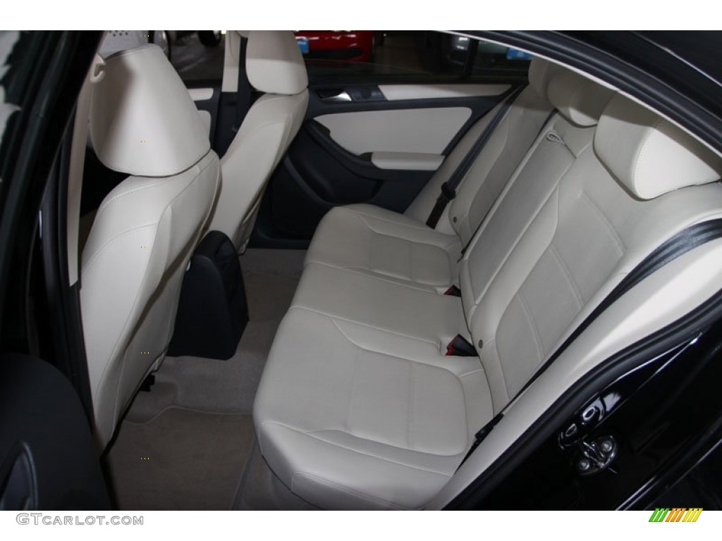 2012 Volkswagen Jetta SE Sedan Rear Seat Photo #68589878