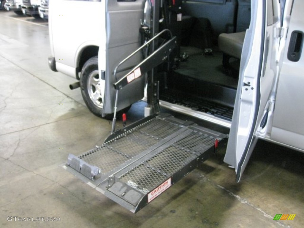 2005 Express 1500 Wheelchair Conversion Van - Silver Birch Metallic / Medium Dark Pewter photo #6