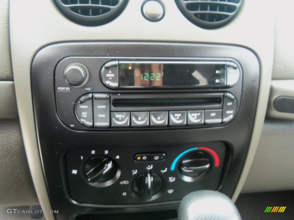 2007 Jeep Liberty Sport 4x4 Controls Photo #68592272