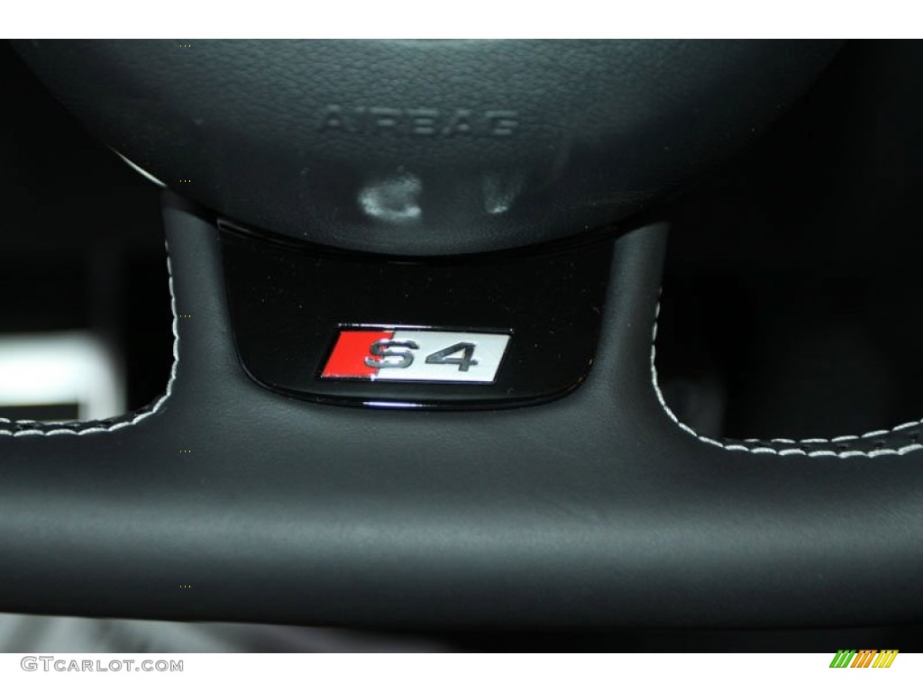 2013 Audi S4 3.0T quattro Sedan Marks and Logos Photos