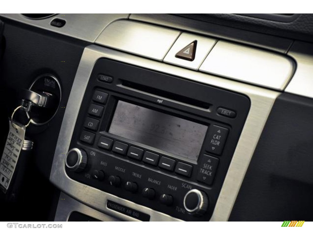 2009 Volkswagen CC VR6 Sport Audio System Photos