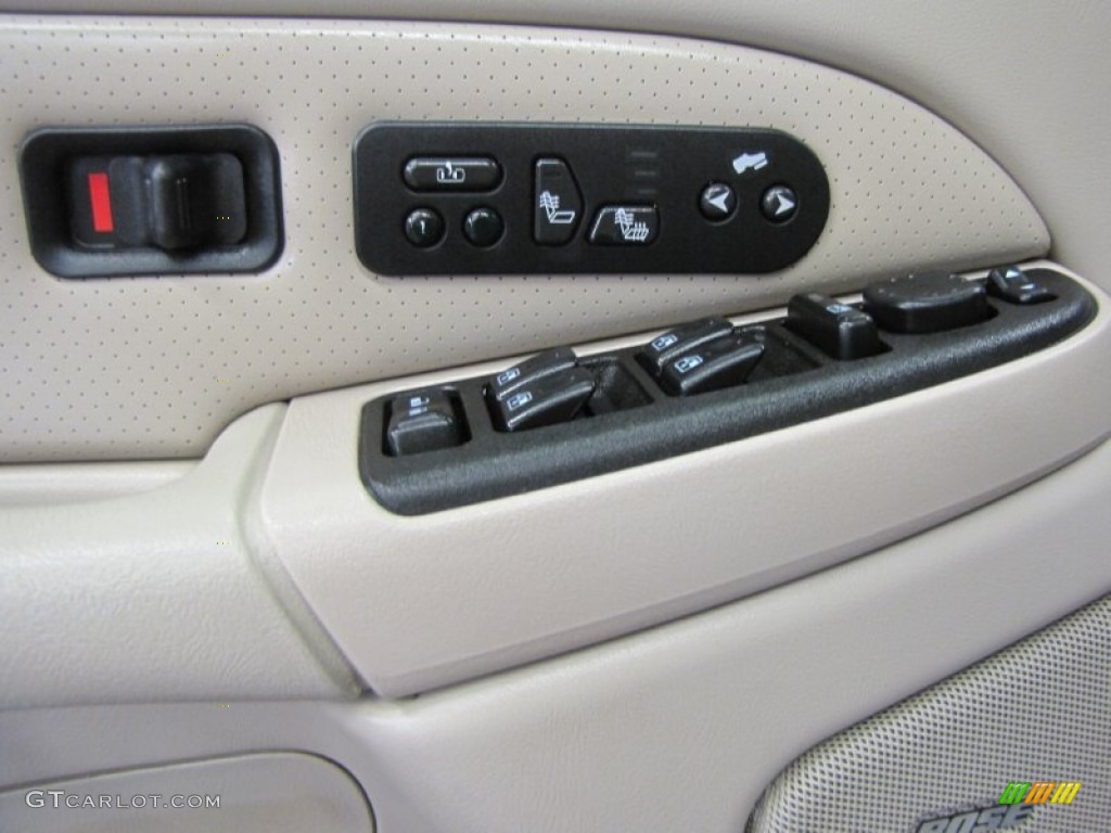 2003 Cadillac Escalade AWD Controls Photo #68595440