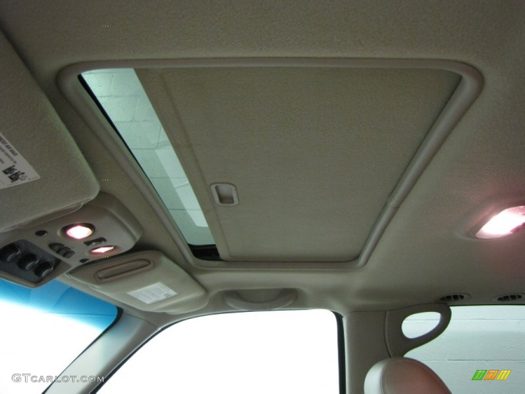2003 Cadillac Escalade AWD Sunroof Photos