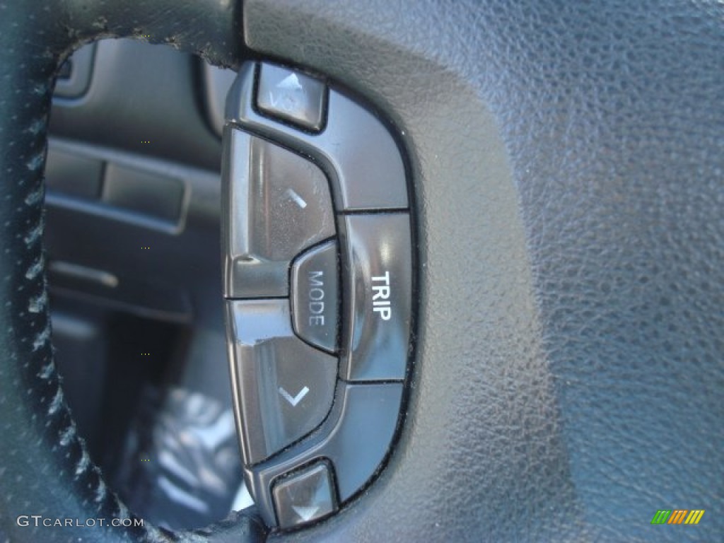 2002 Nissan Maxima SE Controls Photo #68595993