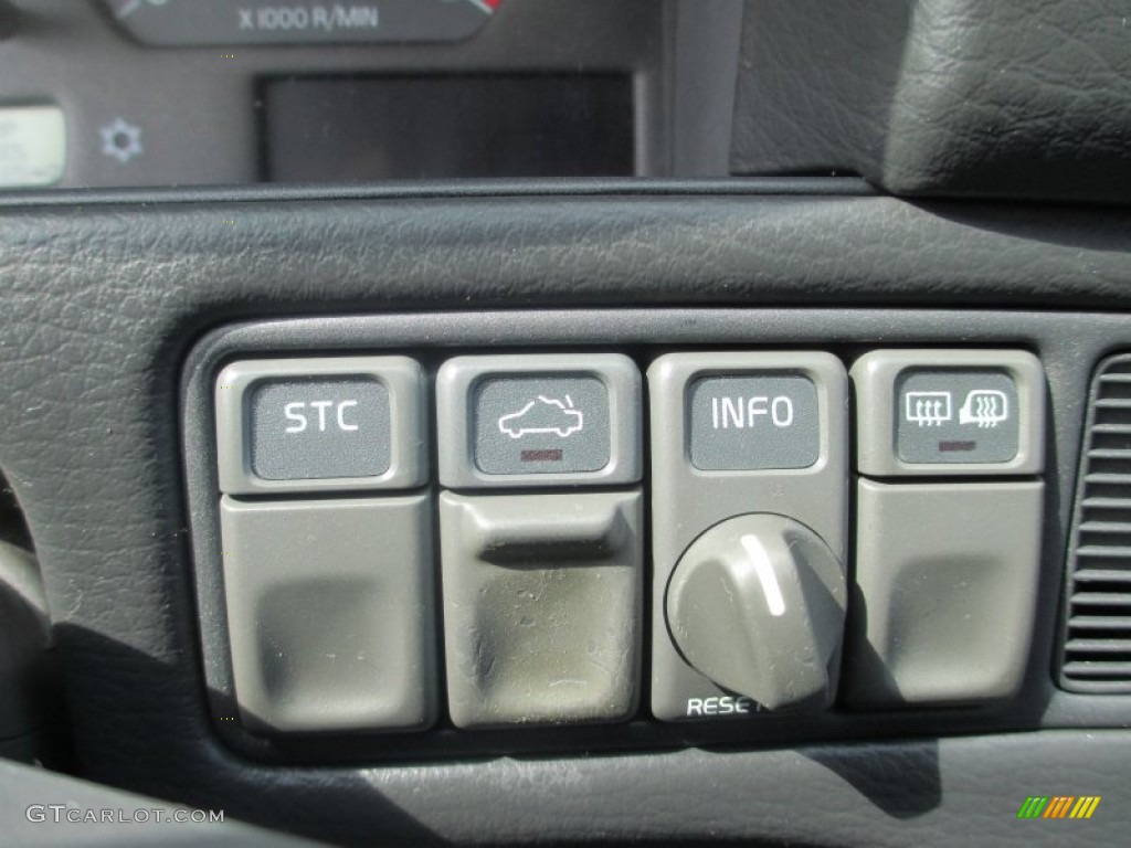 2004 Volvo C70 High Pressure Turbo Controls Photo #68596238