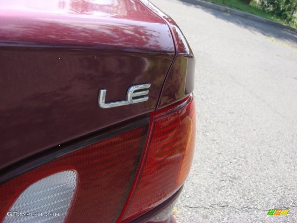 1998 Toyota Corolla LE Marks and Logos Photos