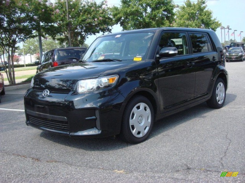 2012 Scion xB Standard xB Model Exterior Photos