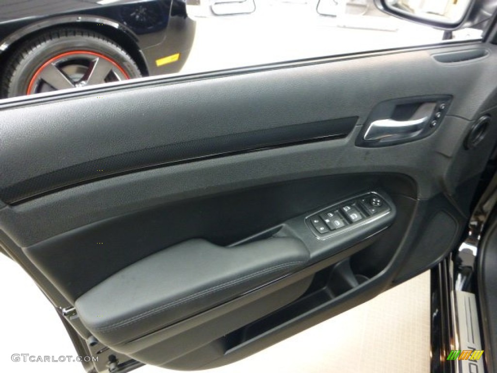 2012 Chrysler 300 S Mopar '12 Edition Door Panel Photos